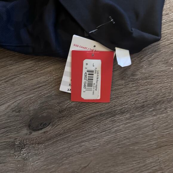 NWT Spanx Look At Me Know Gray and Black Camo Seamless Leggings in Size Large - Picture 6 of 6